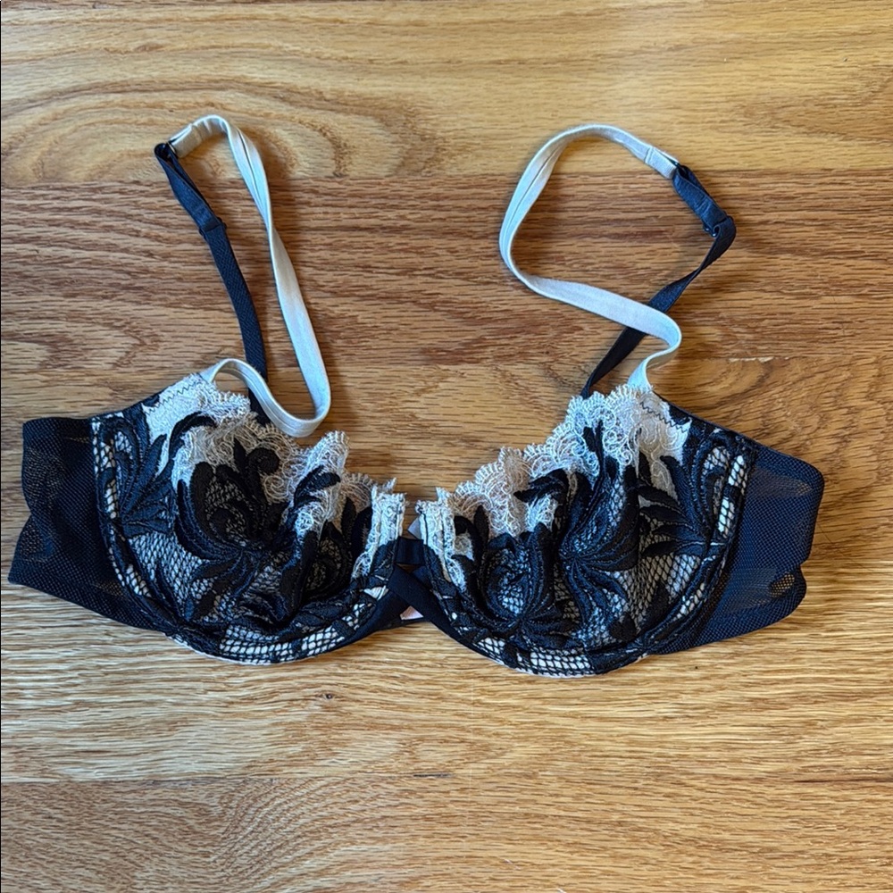 Victoria's Secret Black & Cream Lace Bra